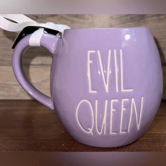 Super Cute Disney Villains purple ceramic Villains EVIL QUEEN mug by Rae Dunn. - Picture 5 of 13